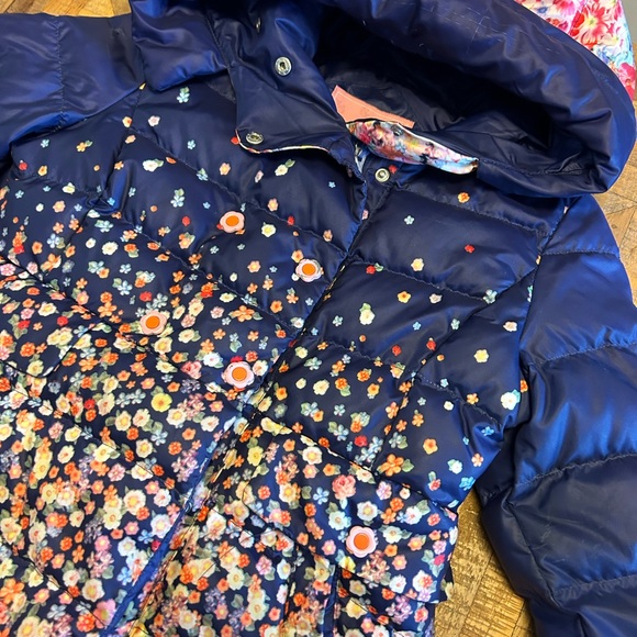 Designer kids coat. EUC. Size 5/6/7. - Picture 2 of 4